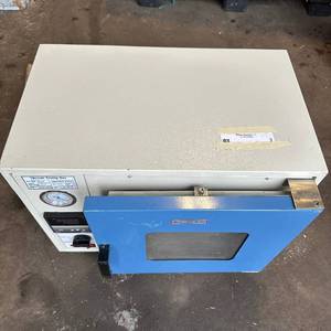 lot 3 image: Vacuum Drying Box