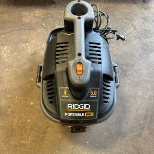 lot 5 image: Rigid 4 Gal. Portable Vac