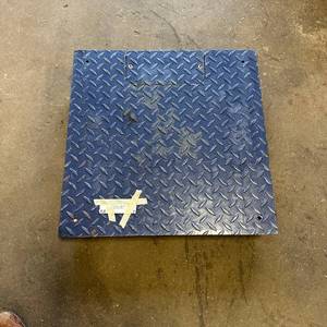 lot 7 image: Commercial plate form scale