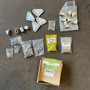 lot 25 image: Assorted hardware