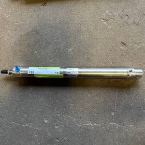 lot 13 image: Pneumatic Cylinder