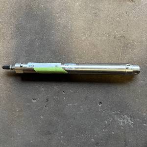 lot 16 image: Pneumatic Cylinder