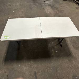 lot 81 image: Folding Table