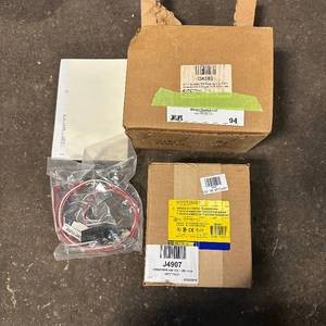 lot 94 image: Electric components