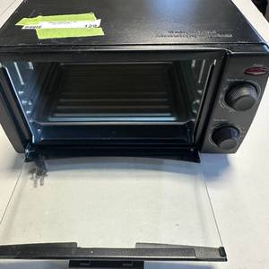 lot 129 image: Toaster Oven