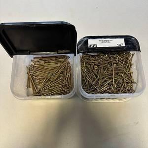 lot 147 image: Construction Screws 2 sizes