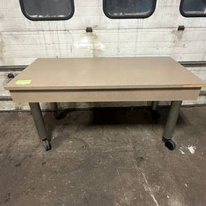 lot 183 image: Table