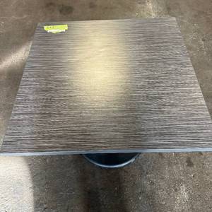 lot 206 image: Table