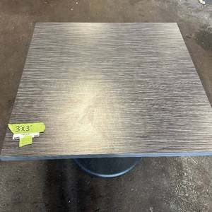 lot 207 image: Table