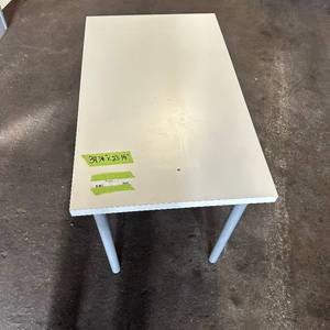 lot 208 image: Table