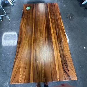 lot 210 image: Table