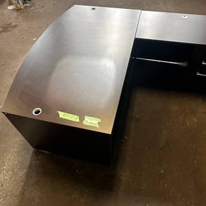 lot 211 image: L Desk