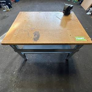 lot 220 image: Work Bench