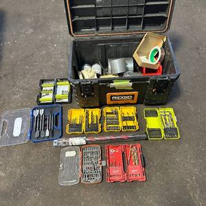 lot 242 image: Rigid Pack out box Drill bits and drivers
