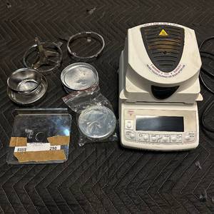 lot 298 image: Precision Scale