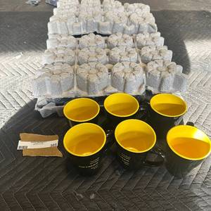 lot 305 image: Coffee Cups