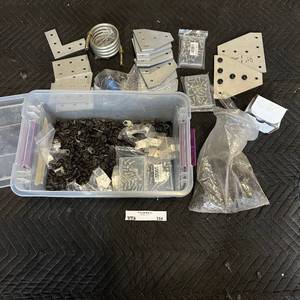 lot 314 image: Assorted fastners