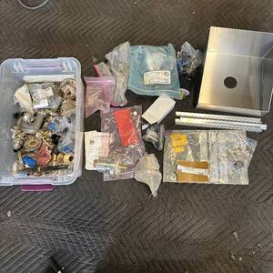 lot 315 image: Assorted items