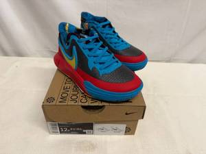 lot 28 image: Size 12C(kids)Kyrie 8 Go SE(pas)