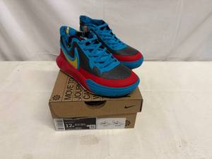 lot 29 image: Size 12C(kids)Kyrie 8 Go SE(pas)