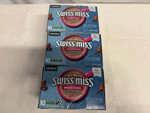 lot 39 image: 3x 10 Kcups Swiss Miss Cocoa