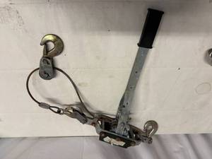 lot 48 image: Large Heavy Duty Come Along-Some TLC Needed