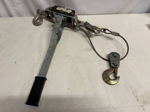 lot 52 image: Large Heavy Duty Come Along-Some TLC Needed