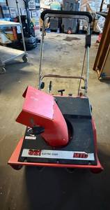 lot 73 image: MTD 321 Electric Start Snowblower