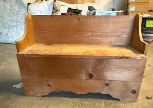 lot 77 image: Bench With Storage. 3ft Long