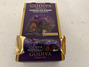 lot 302 image: SSS. 12x Godiva Chocolate Domes Double Chocolate