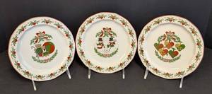 lot 1 image: Set of 3 Porsgrund Hearts and Pines Christmas Plates