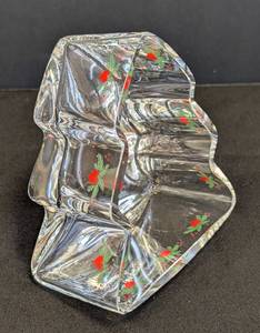 lot 10 image: Porsgrund Hearts and Pines Glass Tree Bowl
