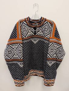 lot 74 image: Dale of Norway Wool Sweater XL Nordic Pattern with Clasps