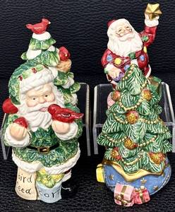 lot 16H image: Set of 2 Fitz and Floyd Santa Trimming Christmas Tree Salt and Pepper Shaker Pairs