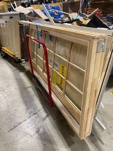 lot 11ET image: Door with frame (594301)