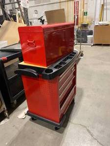 lot 14ET image: Work bench with drawers (594304)