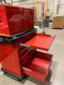 Work bench with drawers (594304)