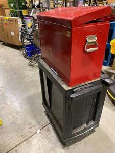 lot 15ET image: Work bench with drawers (594305)