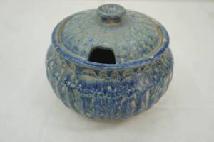 lot 1 image: Stoneware Casserole with Lid and Slot for Spoon. (Spongeware)