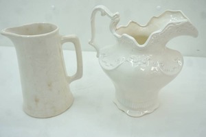 lot 5 image: VintageAntique Ironstone & Ceramic Pitchers