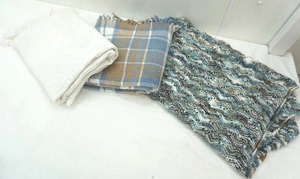 lot 14 image: (3ct) Afghans and Throw Blankets