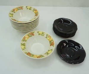 lot 21 image: Vintage Vernon Ware by Metlox (California 1965)