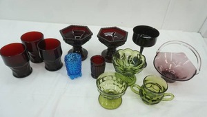 lot 34 image: Vintage Avon, Anchor Hocking, Fenton and more
