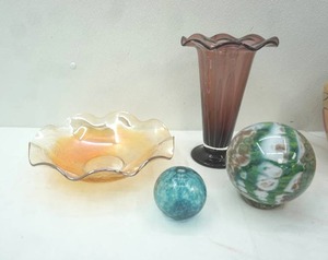 lot 65 image: Vintage Fenton Amethyst Purple Ruffled Vase with White Stripes Vintage Carnival Glass Type Serving PlatterCenterpiece