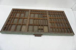 lot 81 image: Antique Hamilton Wooden Printers Tray
