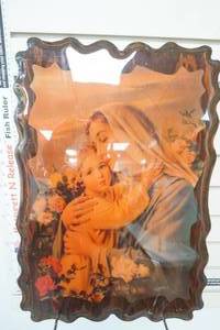 lot 127 image: Vintage Religious Print on Wooden Plaque. Madonna del Riposo