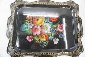 lot 147 image: Hand-Painted Zhostovo Metal Serving Tray. 19.5x15