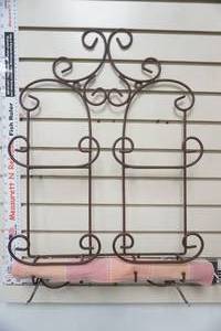 lot 151 image: Collectors Plate Wall Display (metal)