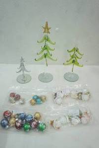 lot 156 image: Glass Christmas Tree Figurines and Mini Ornaments