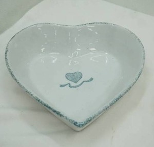 lot 163 image: Heart Shaped Ceramic Bowl 9.5